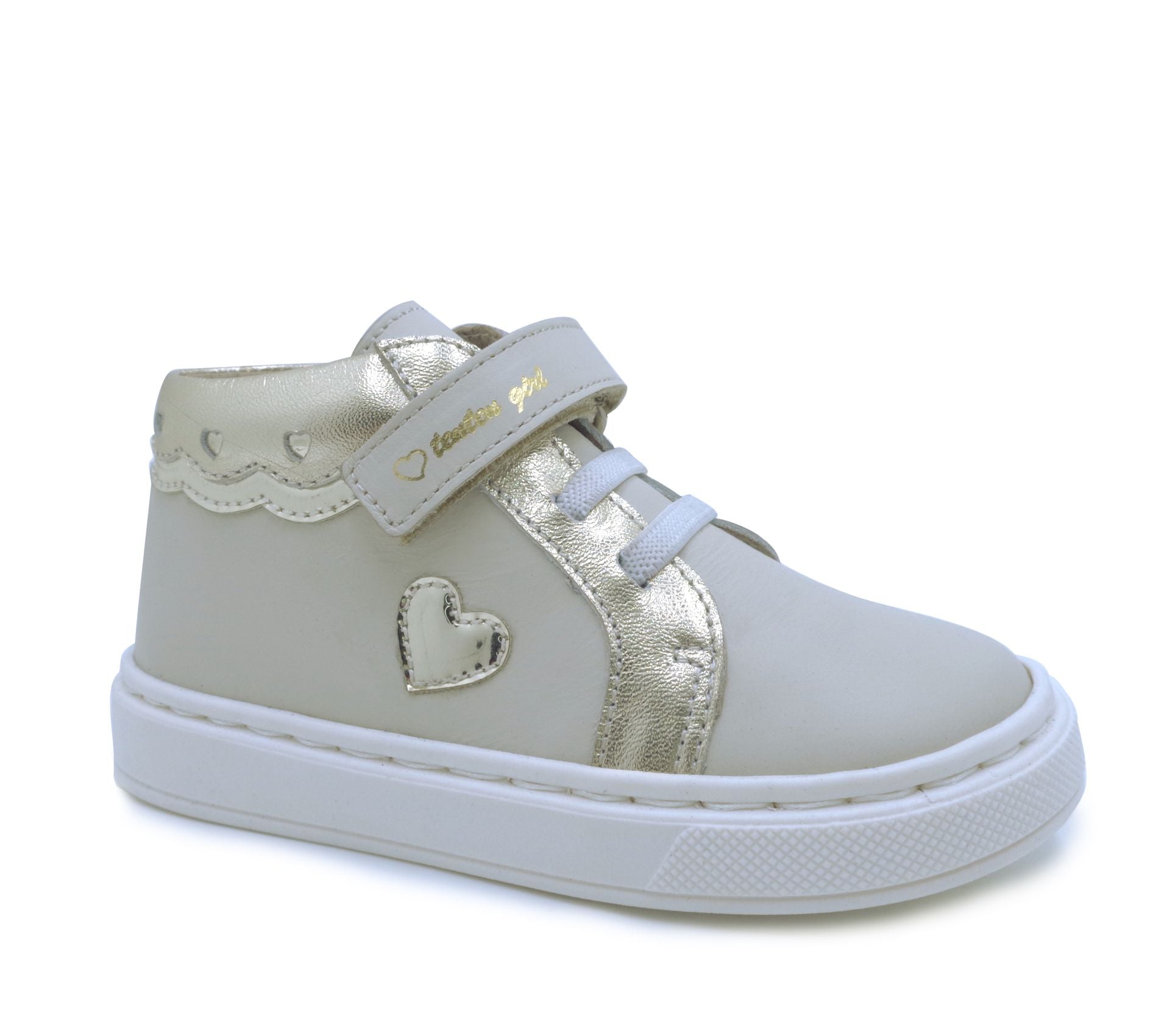 Children's shoe with heart design