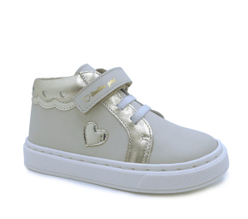 Children's shoe with heart design