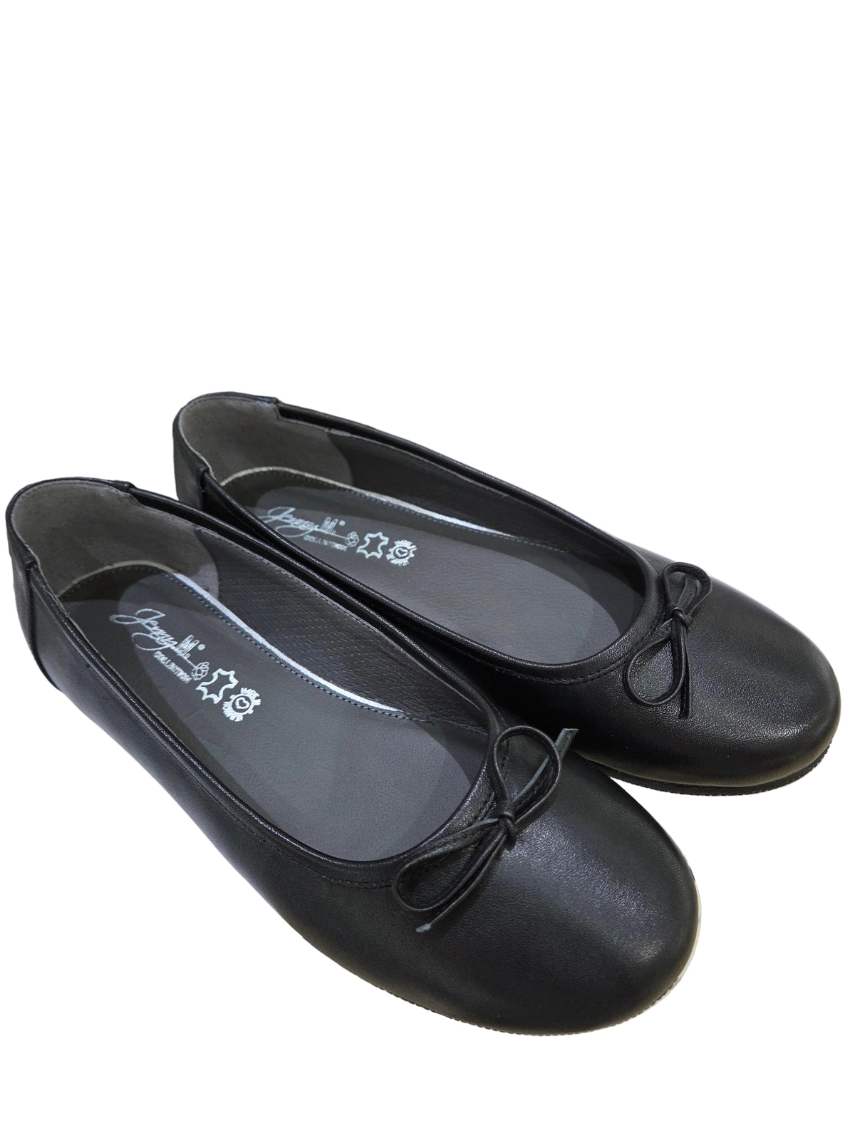 Black leather ballerinas